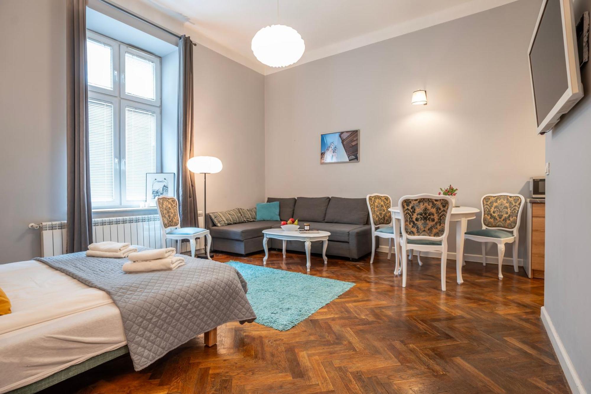 One-Bedroom Apartment Wróblewskiego 4 or 2 Street