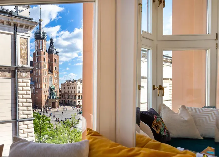 Feniks Main Square By Fragola Collection